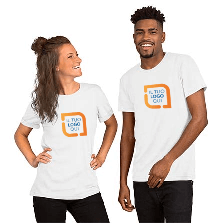 Uomo e donna che ridono indossando magliette Bella Canvas con un esempio del design del logo sul davanti