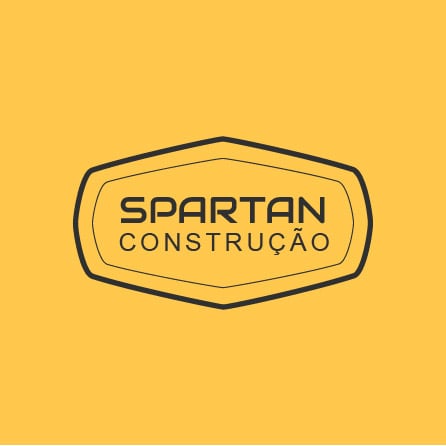 Ícone de Construção Spartan amarelo e preto, design de logo criado com a Logo Maker